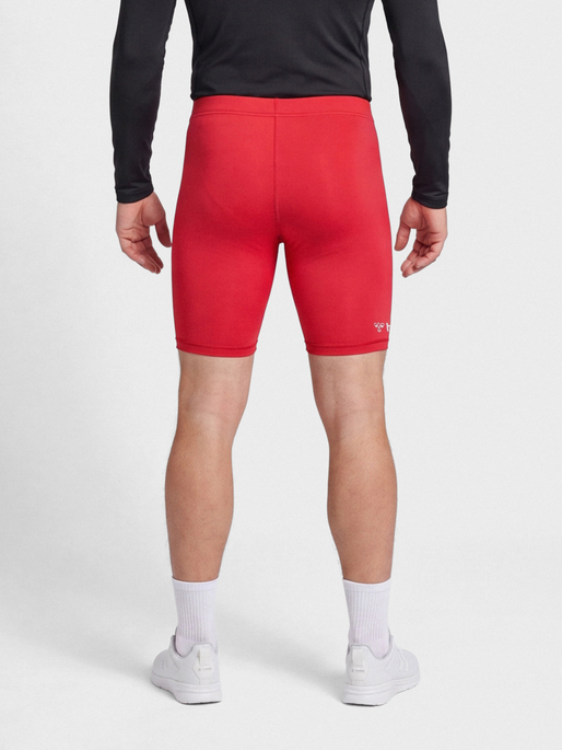 hmlBL ESSENTIAL SHORT TIGHTS, TRUE RED, model