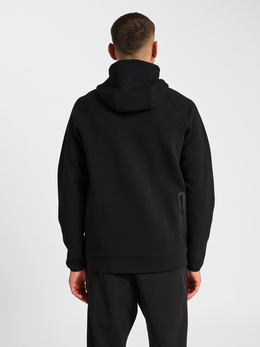 hmlTECH FLEECE REGULAR ZIP HOODIE, BLACK hmlTECH FLEECE REGULAR ZIP HOODIE, BLACK, model