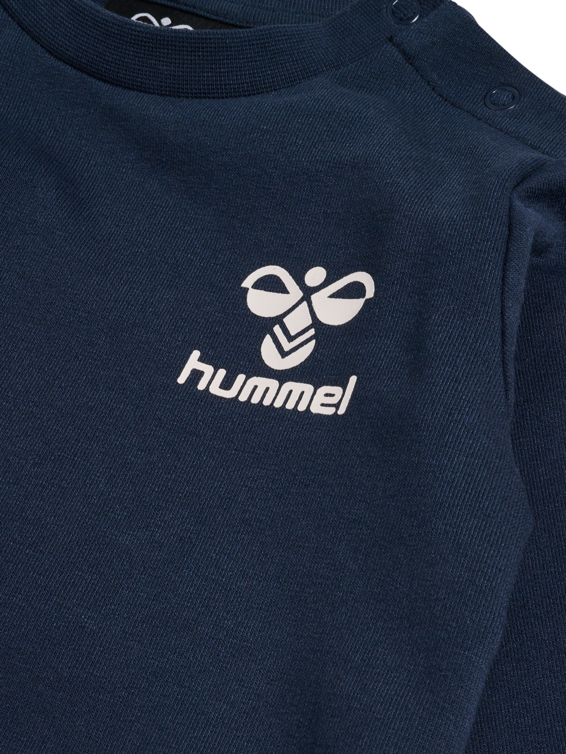 hmlTRIO CREWSUIT SET, PARISIAN NIGHT, packshot