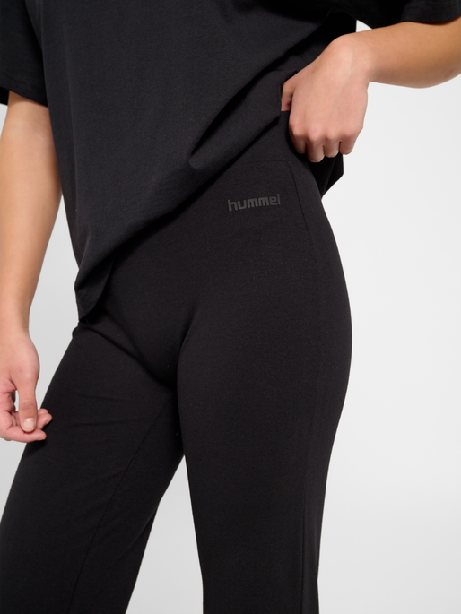 hmlSOFT FLARE TIGHTS, BLACK, model