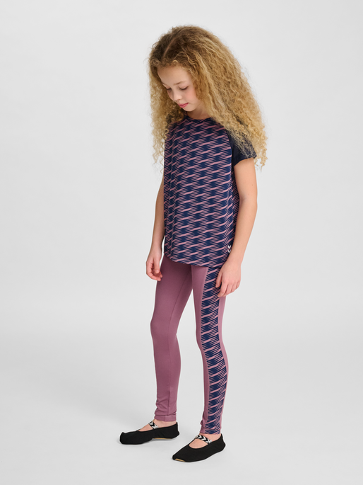hmlJR MIX T-SHIRT S/S, WISTFUL MAUVE, model