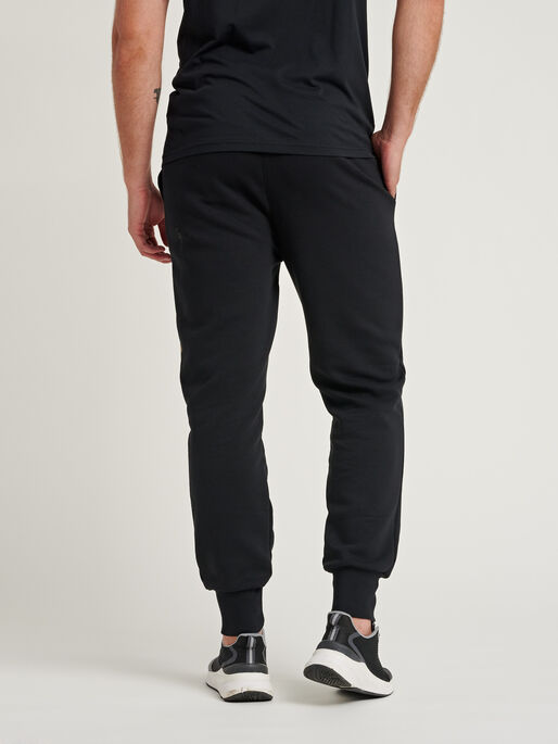 hmlAIDAN REGULAR PANTS, BLACK, model