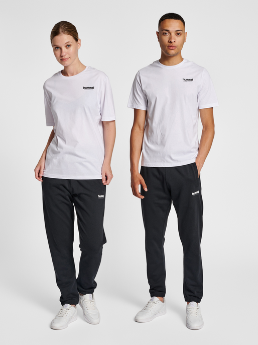 hmlLGC JOSE T-SHIRT, WHITE, model