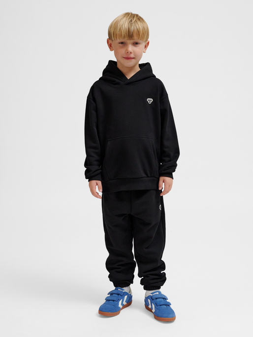hmlJR LOOSE HOODIE BEE, BLACK, model