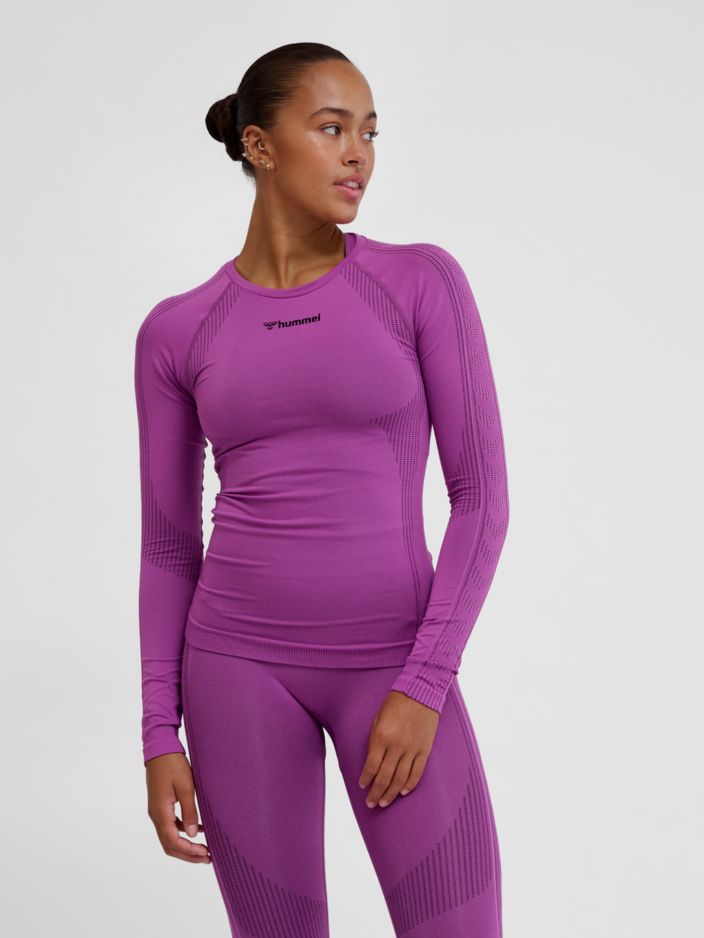 hmlMT SHAPING SEAMLESS T-SHIRT L/S, CATTLEYA ORCHID, model