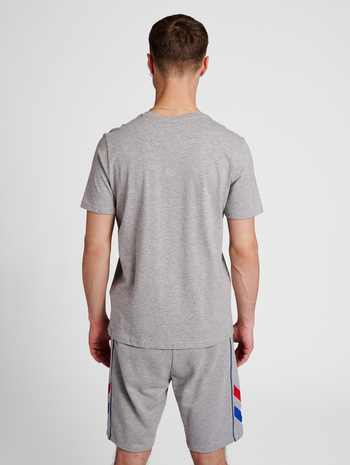 hmlIC MARTY T-SHIRT, GREY MELANGE, model
