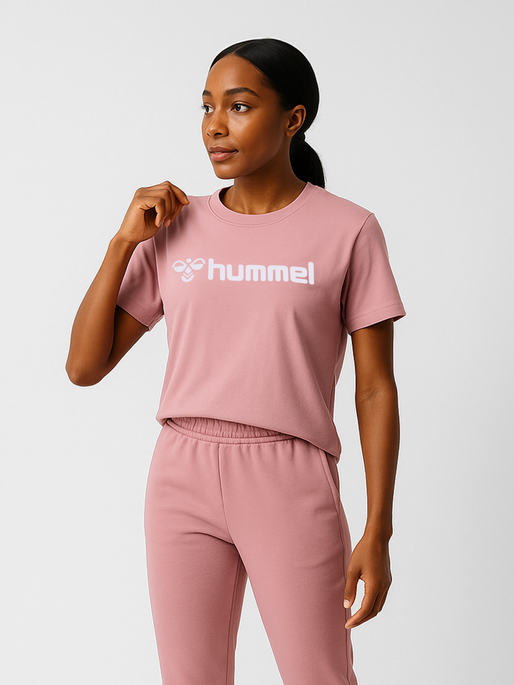 hmlMOVER COTTON T-SHIRT S/S WOMAN, 3325, model