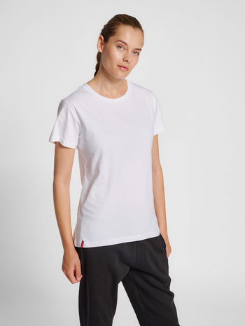 hmlRED HEAVY T-SHIRT S/S WOMAN, WHITE, model