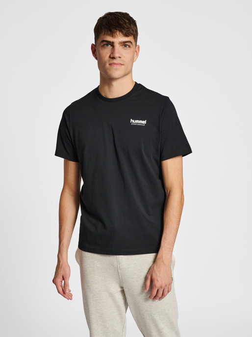hmlLGC JOSE T-SHIRT, BLACK, model
