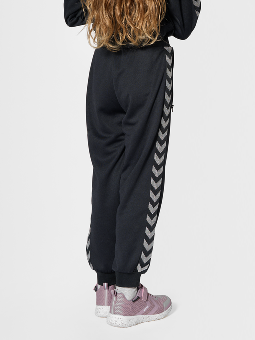 hmlNOMA PANTS, BLACK, model