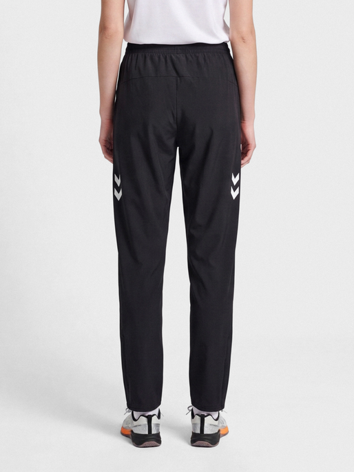hmlLEAD 2.0 WOVEN PANTS WOMAN, BLACK, model
