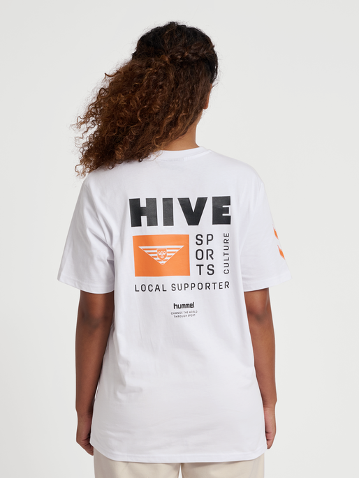 hmlHIVE MASON T-SHIRT, WHITE, model