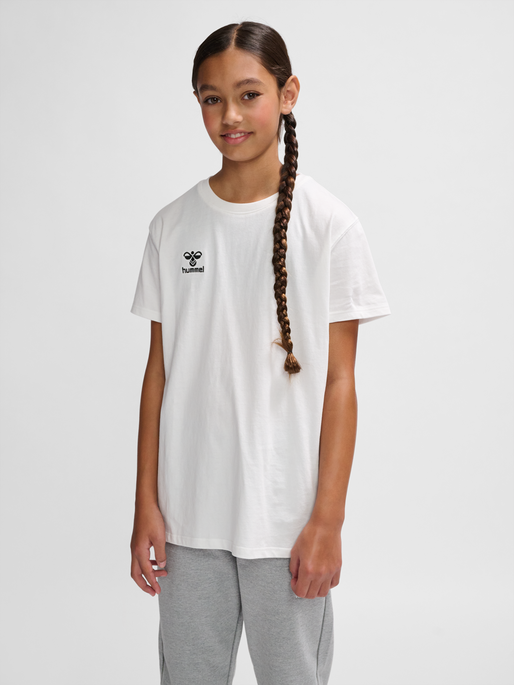 hmlGO 2.0 T-SHIRT S/S KIDS, WHITE, model