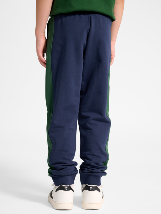 hmlESSEN PANTS, DRESS BLUES, model