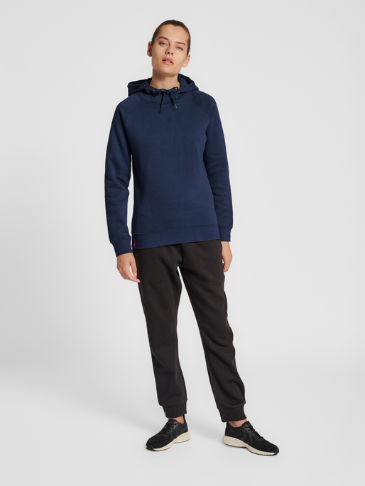 hmlRED HEAVY HOODIE WOMAN, MARINE, model