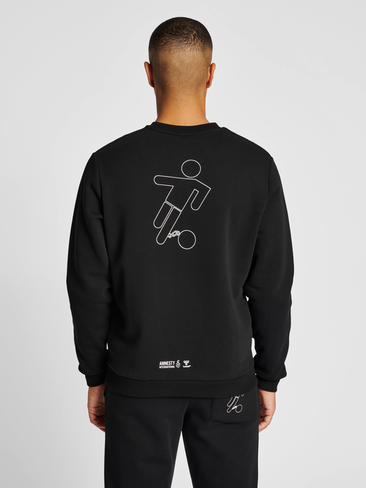 hmlAMNESTY SWEATSHIRT, 2001, model