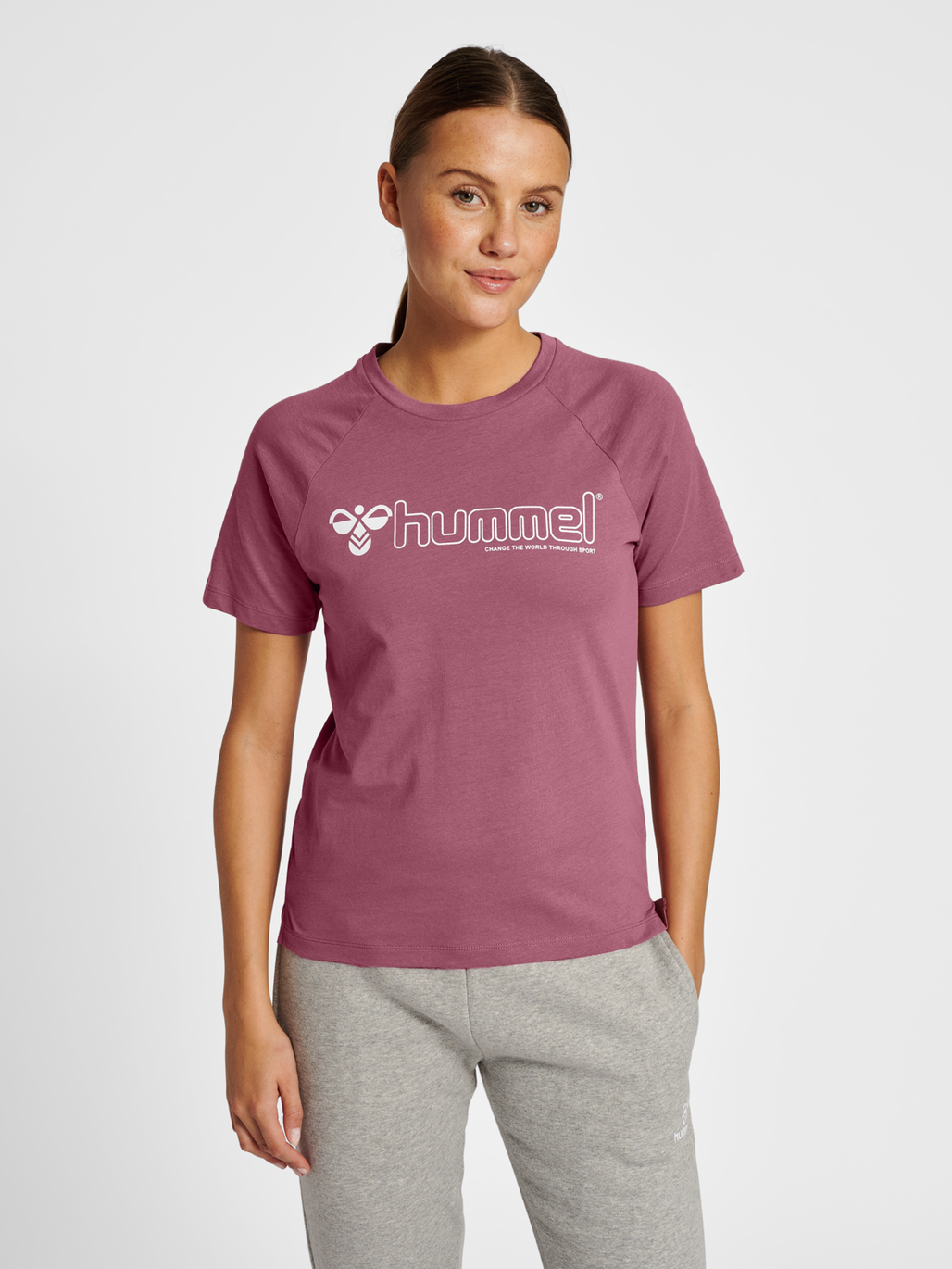 hmlNONI 2.0 T-SHIRT, RENAISSANCE ROSE, model