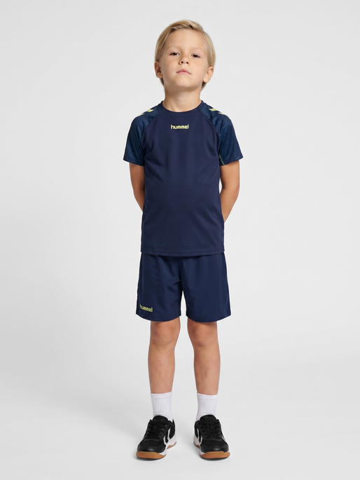 hmlBLAZE 2.0 TRAINING SHORTS KIDS, MARINE/SHADOW LIME, model