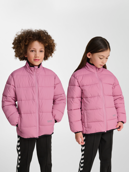 hmlJR LIGHTWEIGHT PUFFER JACKET, POLIGNAC, model