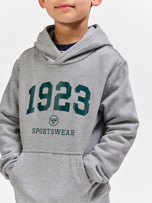 hmlNIPPS HOODIE, LIGHT GREY MELANGE, model