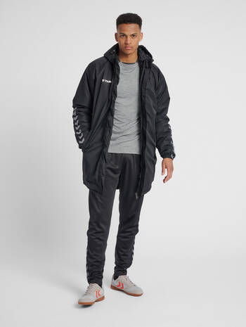 hmlAUTHENTIC BENCH JACKET, BLACK, model
