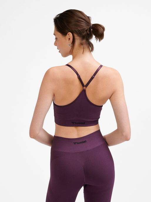 hmlMT DEFINE SEAMLESS PADDED BRA, PLUM PERFECT, model