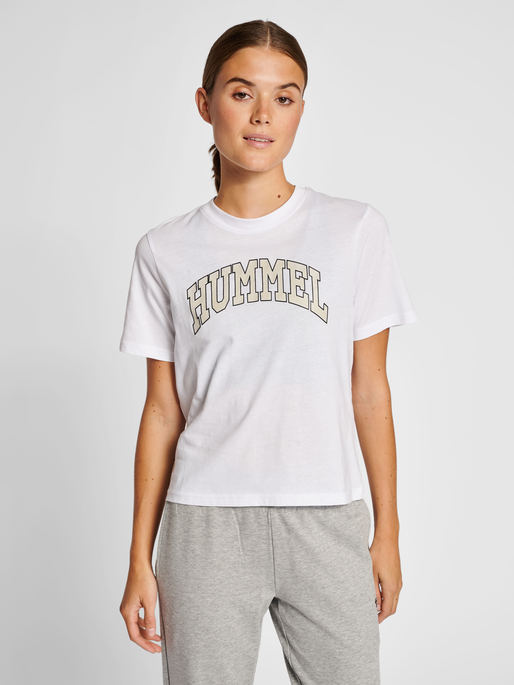 hmlIC GILL LOOSE T-SHIRT, WHITE, model
