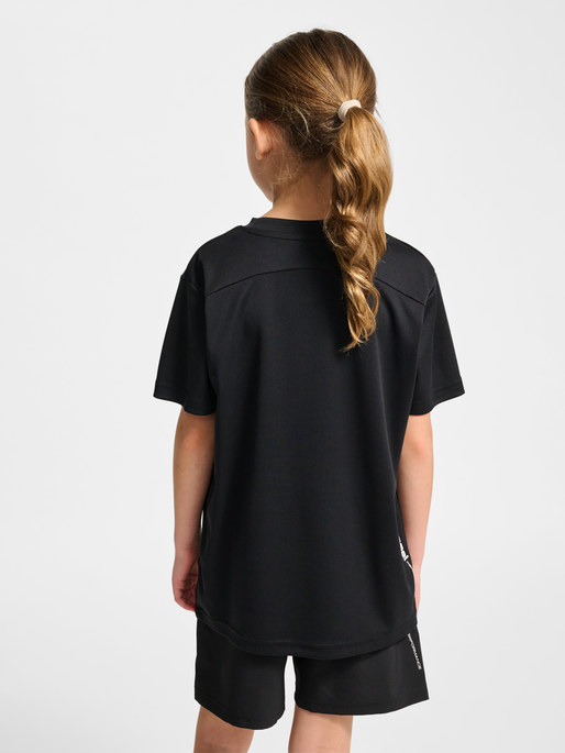 hmlJR PULSE TRAINING T-SHIRT, BLACK, model