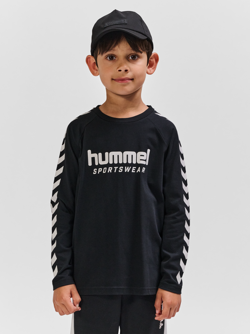 hmlREADY T-SHIRT L/S, BLACK, model