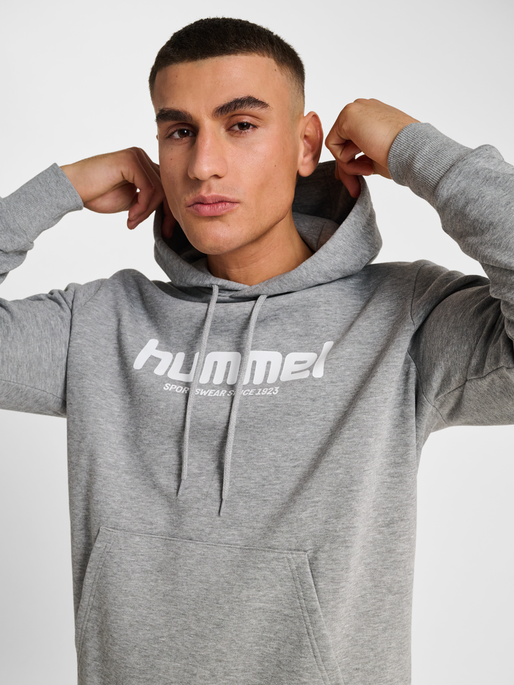 hmlLEGACY 2.0 HOODIE, GREY MELANGE, model