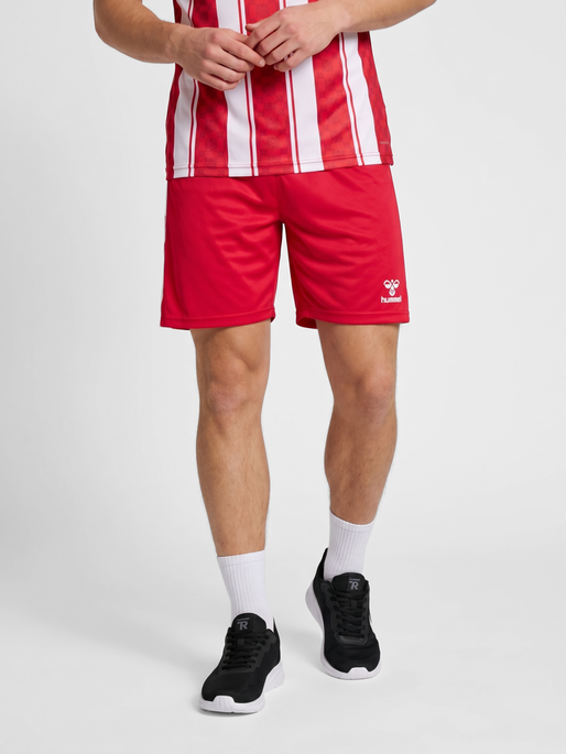hmlMATCH SHORTS, TRUE RED/WHITE, model