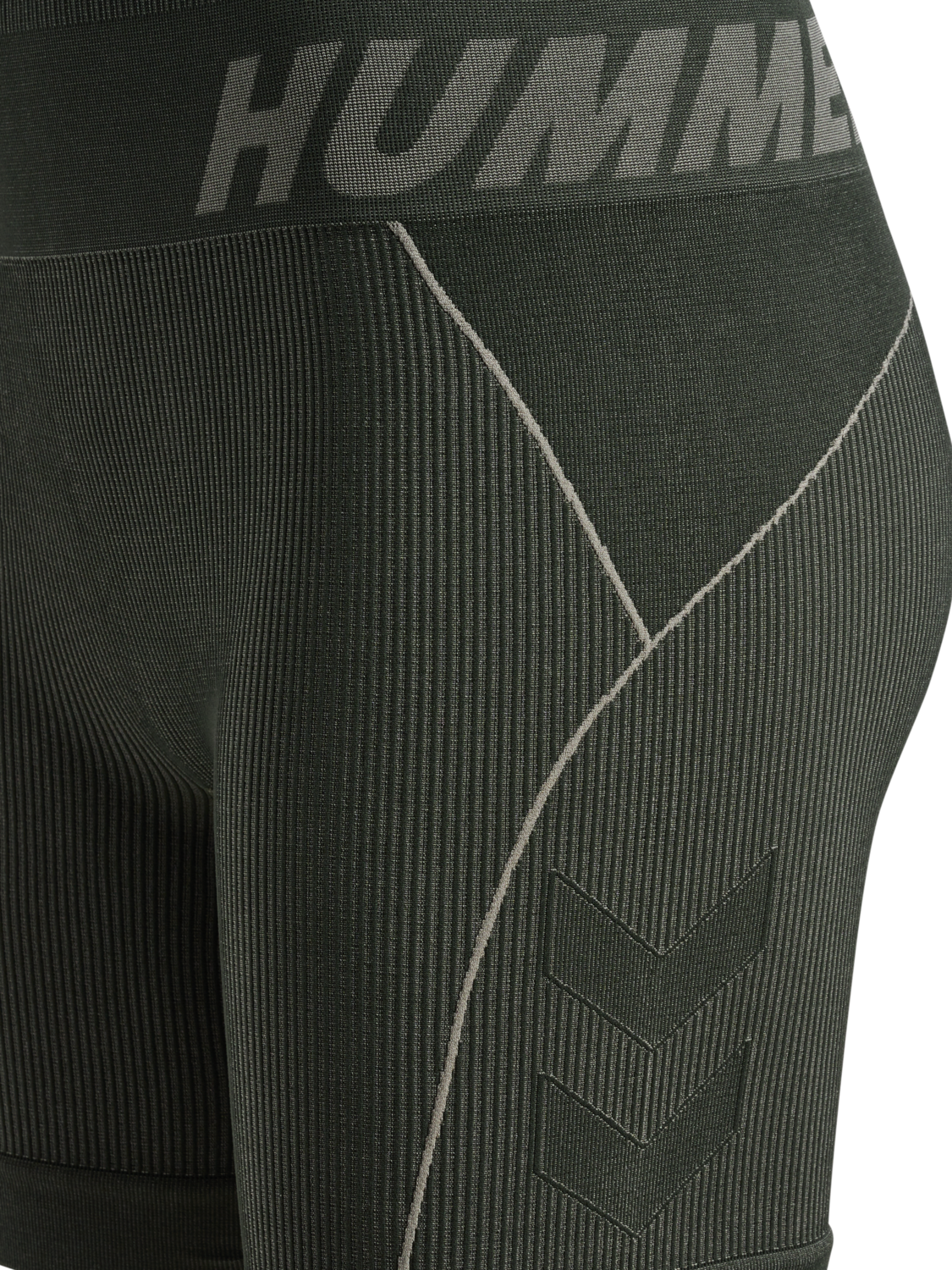 hmlTE CHRISTEL SEAMLESS SHORTS, CLIMBING IVY/SEAGRASS MELANGE, packshot