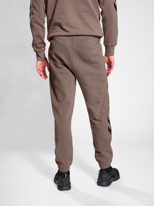 hmlLEGACY REGULAR PANTS, IRON, model