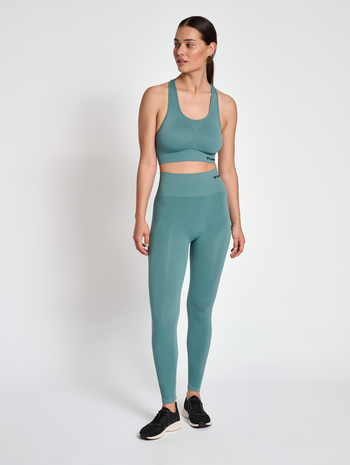 hmlTIF SEAMLESS SPORTS TOP, NORTH ATLANTIC, model