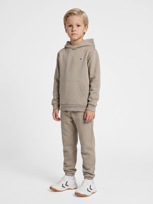 hmlJR LOOSE HOODIE BEE, VINTAGE KHAKI, model