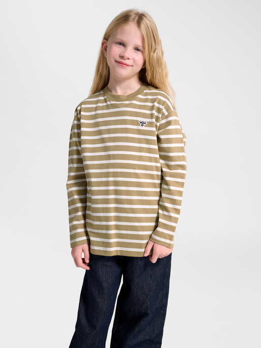 hmlJR LOOSE STRIPE T-SHIRT L/S BEE, CORNSTALK, model
