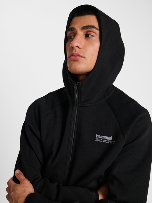 hmlTECH FLEECE REGULAR ZIP HOODIE, BLACK hmlTECH FLEECE REGULAR ZIP HOODIE, BLACK, model