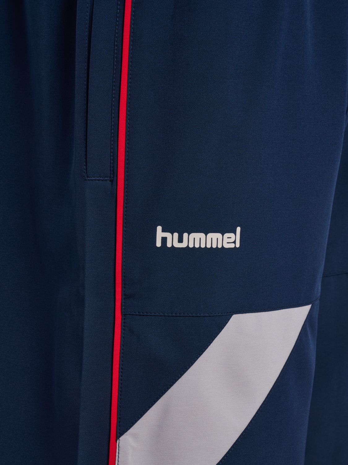 hmlWORLD 26 SHORTS TECH, DARK SAPPHIRE, packshot