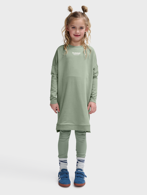 hmlZIPPI DRESS L/S, LILY PAD, model