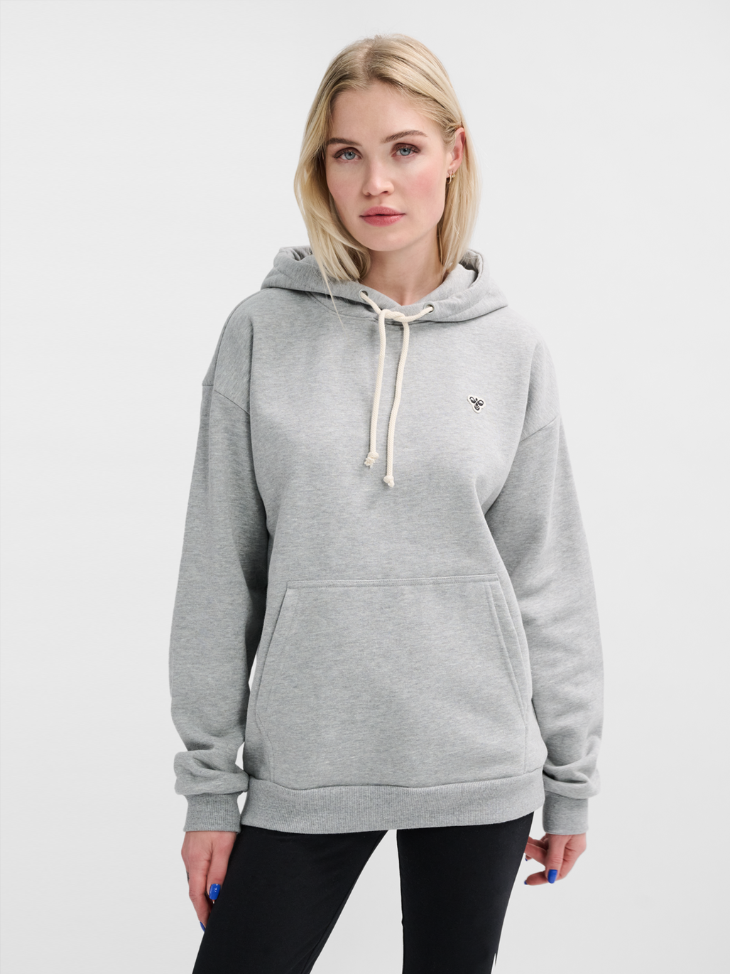 hmlLOOSE HOODIE BEE, GREY MELANGE, model