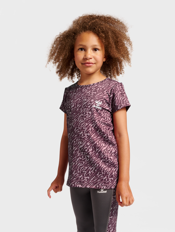 hmlNANNA T-SHIRT S/S, ROSE BROWN, model