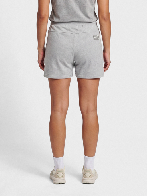 hmlMOVE GRID COTTON SHORTS WOMAN, GREY MELANGE, model