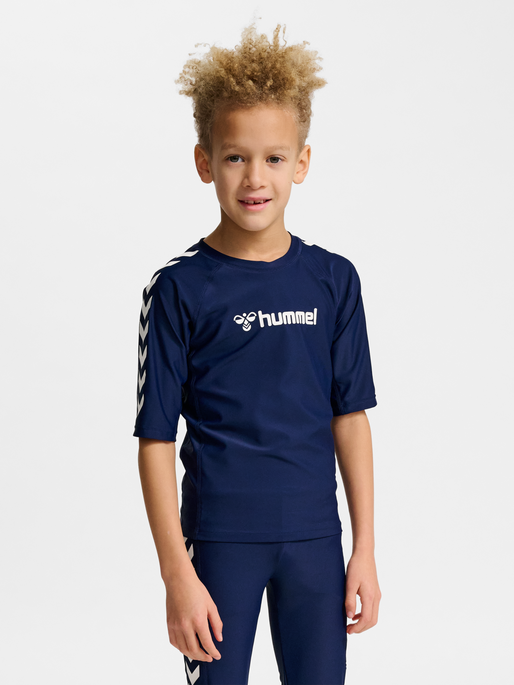 hmlFIJI SWIM TEE, NAVY BLAZER, model