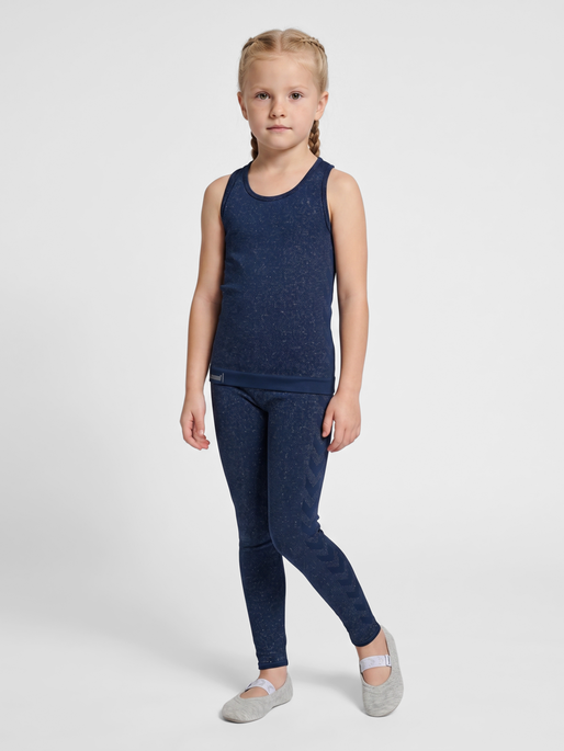 hmlJR SEAMLESS GLITTER TIGHTS, DRESS BLUES, model
