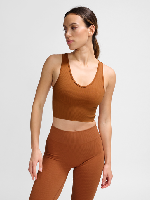 hmlMT ADAPT SEAMLESS REVERSIBLE TOP, MOCHA BISQUE, model