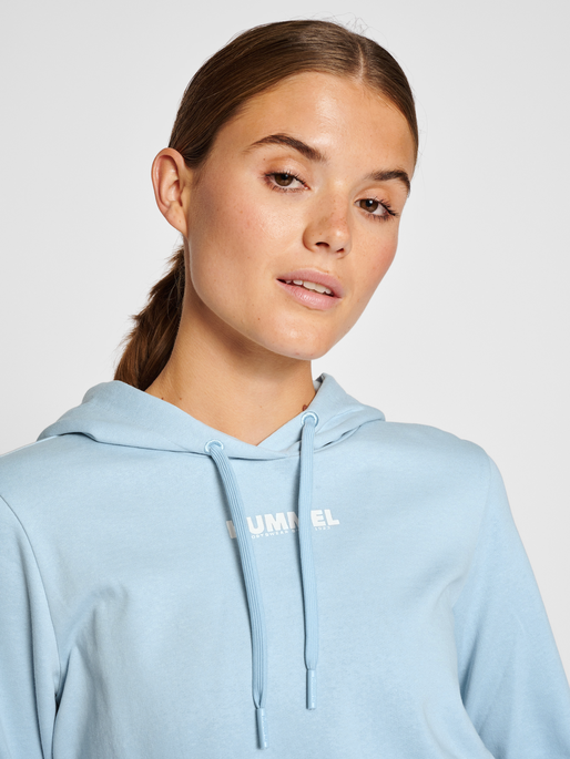 hmlLEGACY WOMAN HOODIE, CELESTIAL BLUE, model
