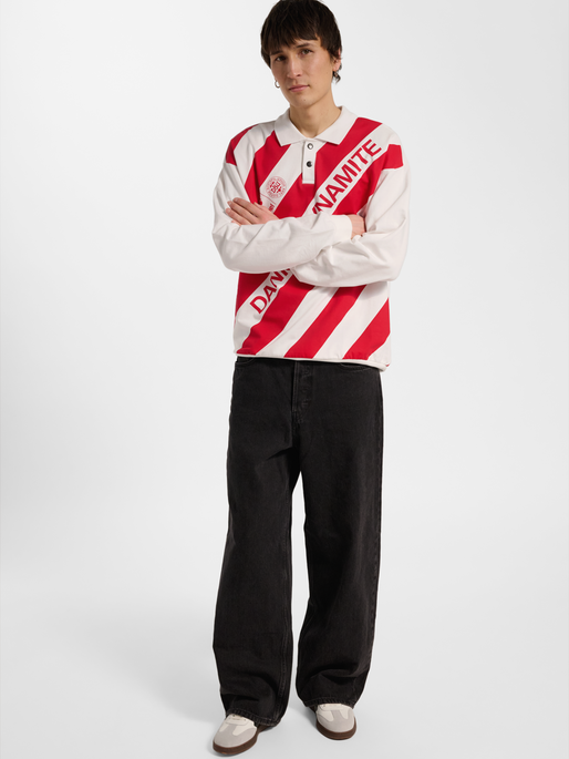 DBU 26 FAN DYNAMITE TEE LS, WHITE/TANGO RED, model