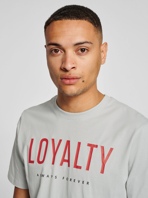 hmlLGC LOYALTY T-SHIRT, 2399, model