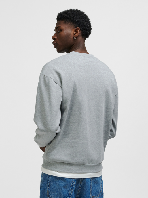 hmlLOOSE CREWNECK UNIVERSITY BEE, GREY MELANGE, model