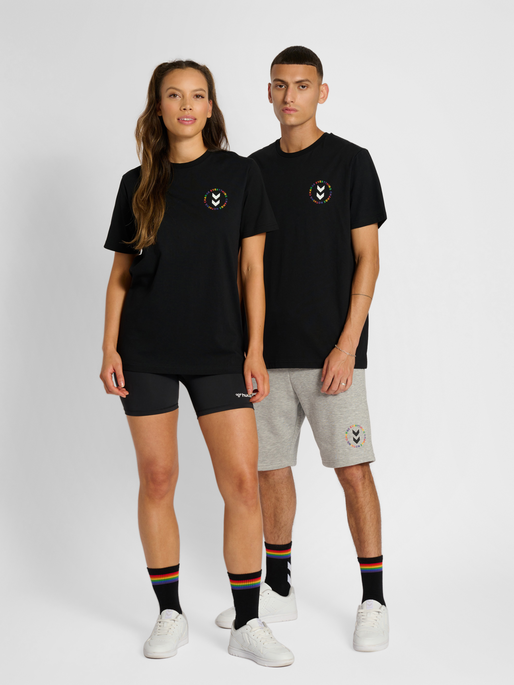 hmlEVERYTHING NOTHING T-SHIRT, 2001, model